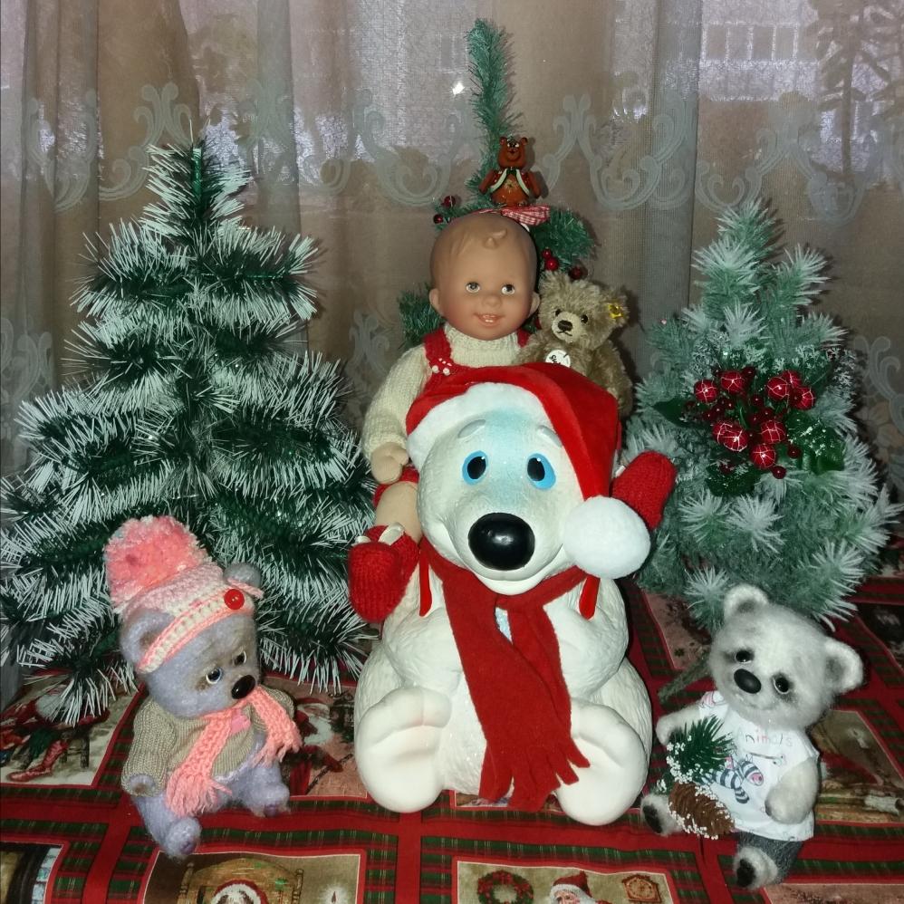 Christmas with Podsnezhniki Dolls