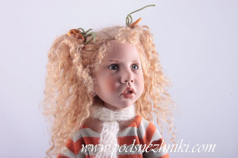 Коллекционная кукла Zwergnase Corinne с кошечкой Коллекционная кукла Zwergnase Corinne с кошечкой
