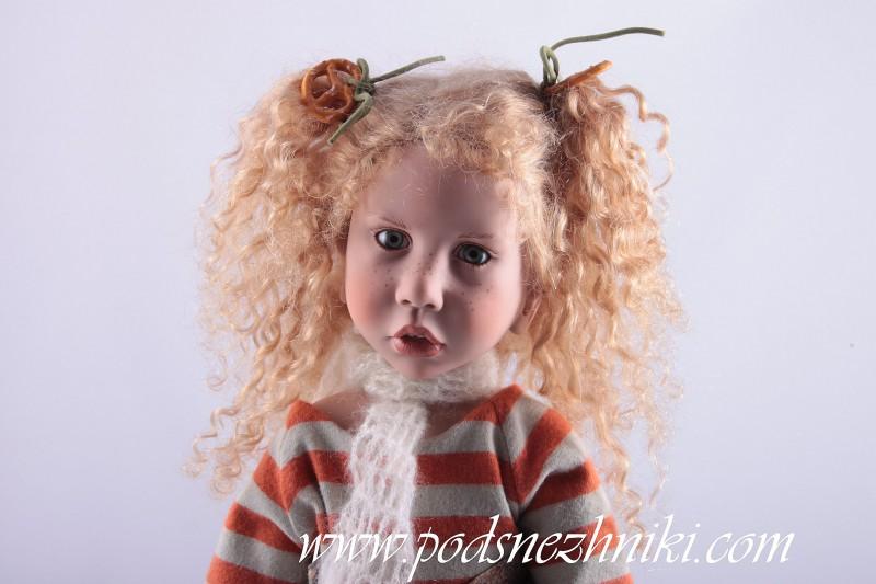 Коллекционная кукла Zwergnase Corinne с кошечкой Коллекционная кукла Zwergnase Corinne с кошечкой